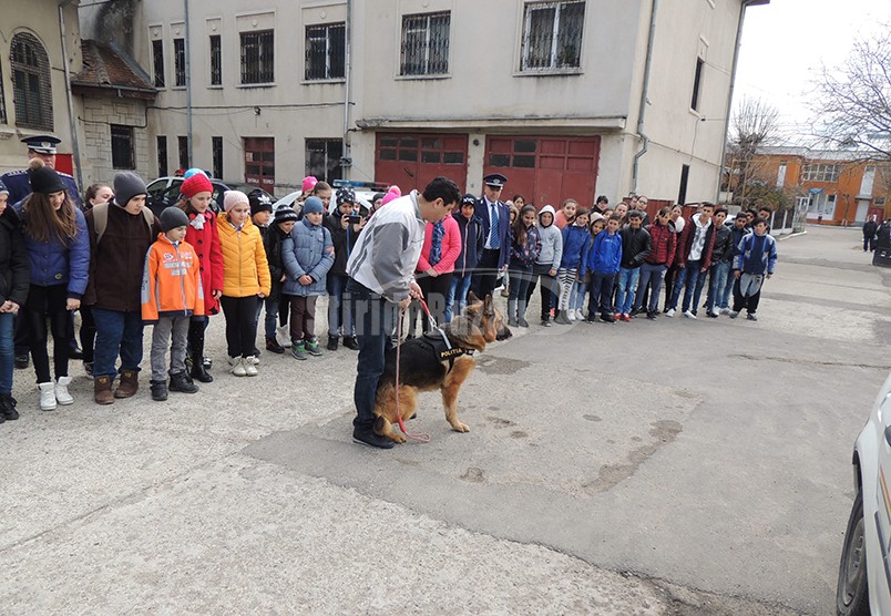 Poliția din Râmnicu Sărat și-a deschis porțile pentru cetățenii râmniceni