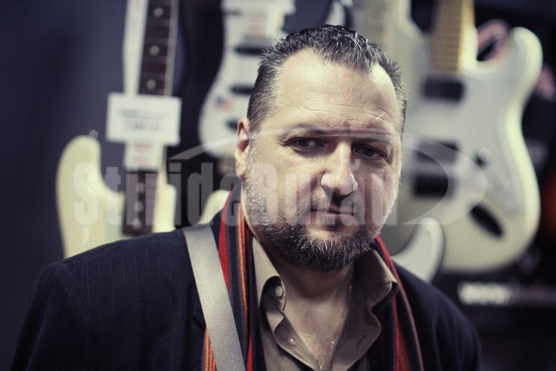 ”Chitaristul de cea mai înaltă clasă”, AG Weinberger, susține un concert de blues, la Teatrul G. Ciprian