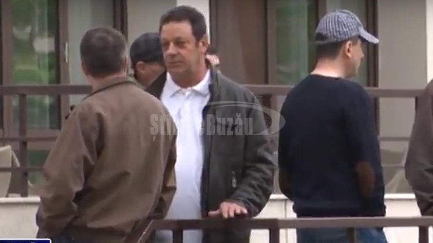 La Buzău, PSD este acuzat că îi ”cumpără” pe poștași cu mese festive