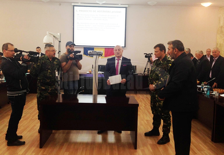 Consiliul Județean i-a declarat Cetățeni de Onoare ai județului pe eroii din Afganistan, Iulian Dumitrescu și Adrian Vizireanu