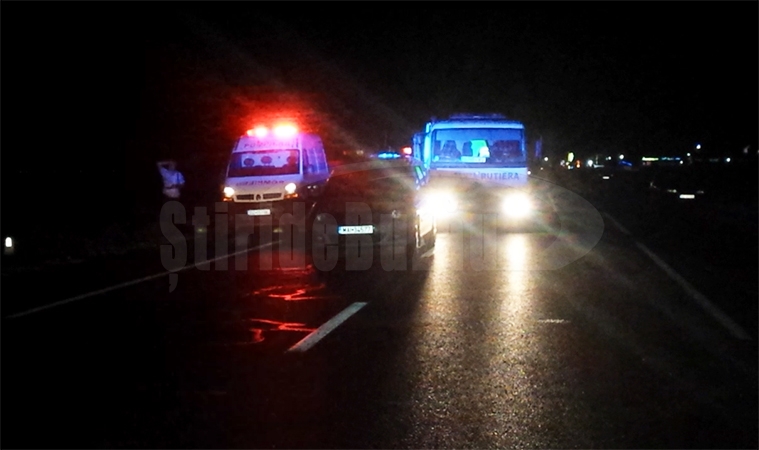 VIDEO O persoană a murit, iar patru au fost rănite după ce două autoturisme s-au ciocnit, duminică seară, pe drumul european 85