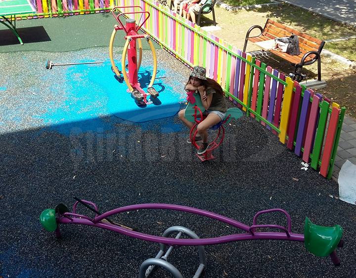Încă două locuri de joacă moderne au fost inaugurate în cartierele Buzăului