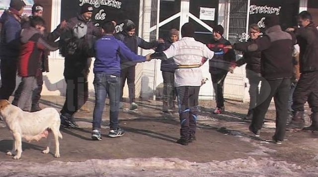 VIDEO Cum s-a jucat Hora Unirii la cârciuma lui Nea’ Tilică, din Smeeni