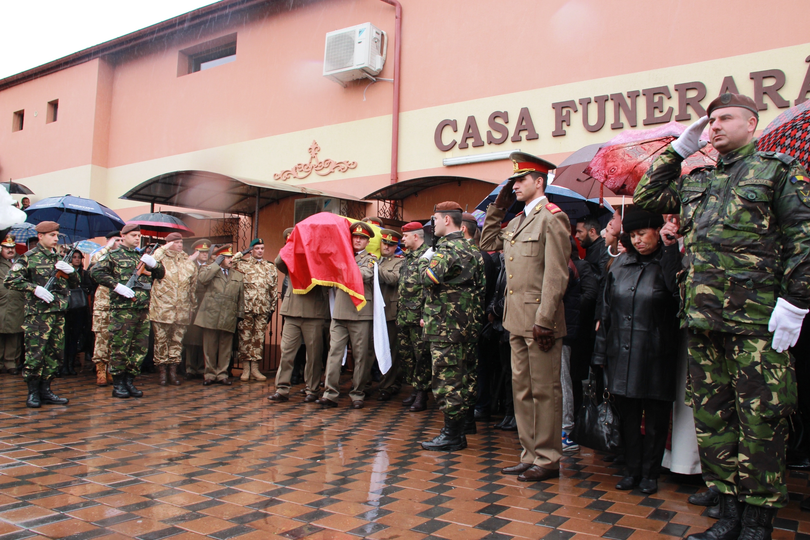 Locţiitorul comandantului Diviziei „Getica”, generalul Adrian Soci, a fost condus pe ultimul drum cu onoruri militare