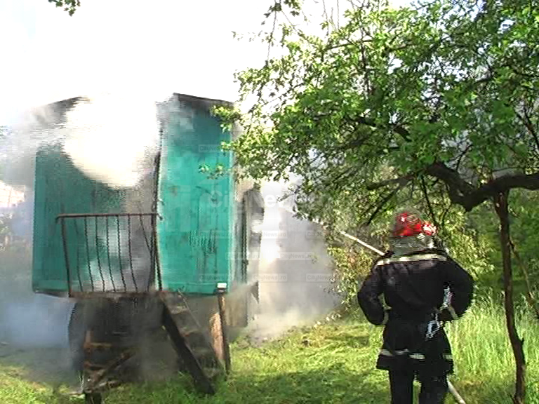 Peste 70 de stupi au fost distruși în urma unui incendiu