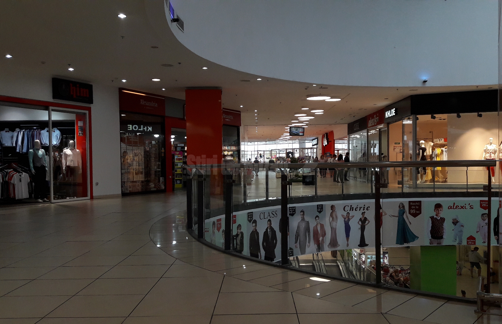 Au fost prinși bărbații care au dat mai multe spargeri, duminică, în Aurora Mall