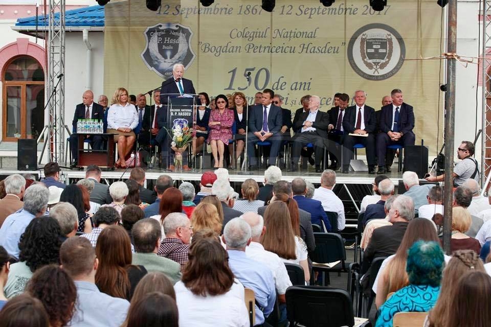 VIDEO Miniștrii Liviu Pop și Lucian Romașcanu au particiapt la festivităţile de la Colegiul Naţional B.P. Hasdeu