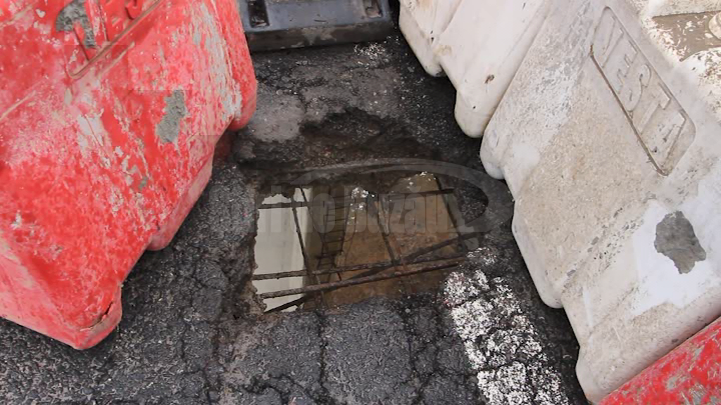 VIDEO Gaură uriașă în viaductul Giurca. Problema a apărut pe DN 10, la Siriu