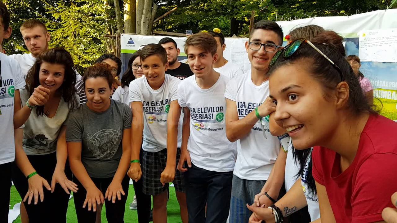 VIDEO Zeci de elevi din Buzău, prezenți la “Școala de vară a Ligii elevilor meseriași”