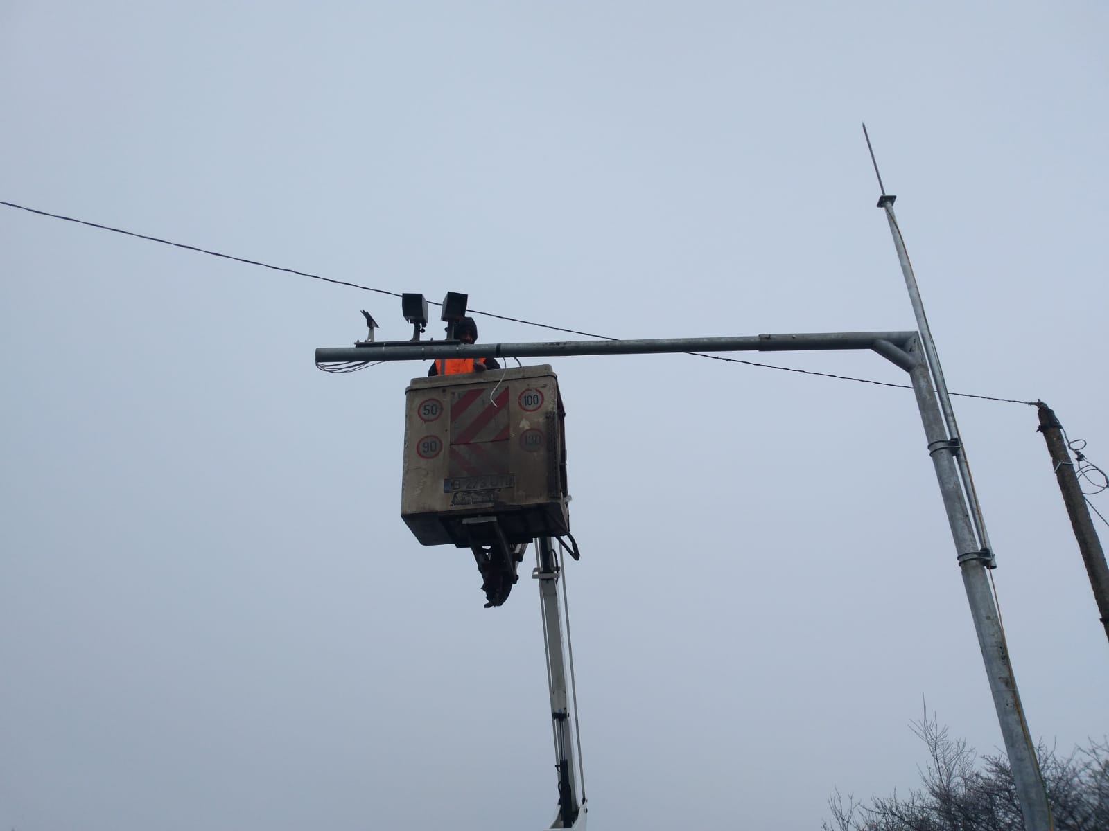 VIDEO Camerele video pentru controlul rovinietei, de la podul de la Mărăcineni, au fost mutate în localitatea Poşta Câlnău
