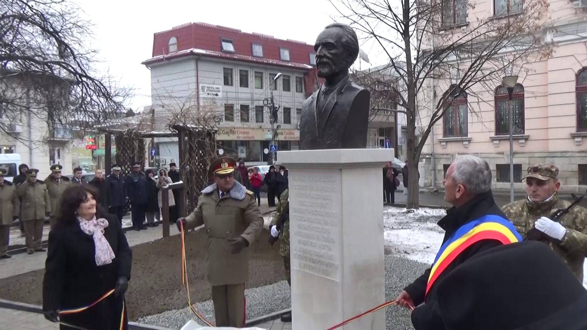 VIDEO Reacția uluitoare a unui copil sărman atunci când îl vede pe Moș Crăciun
