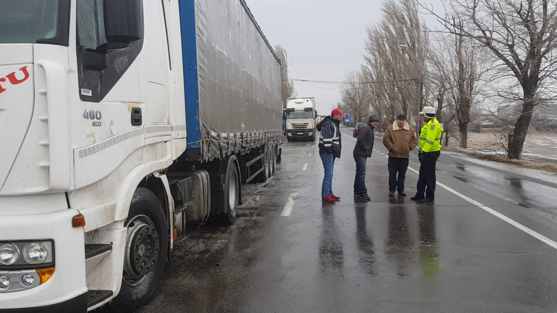 VIDEO Drum național, închis din cauza poleiului. Poliția din Buzău a instituit trei filtre până la limita cu Brăila