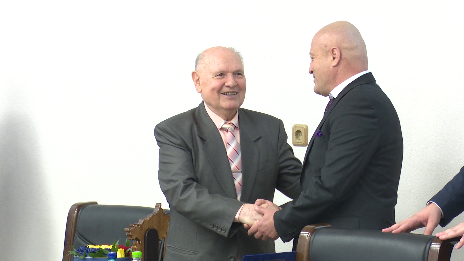 Profesorul Mihai Melnic a devenit, joi, „Cetățean de Onoare al județului Buzău”