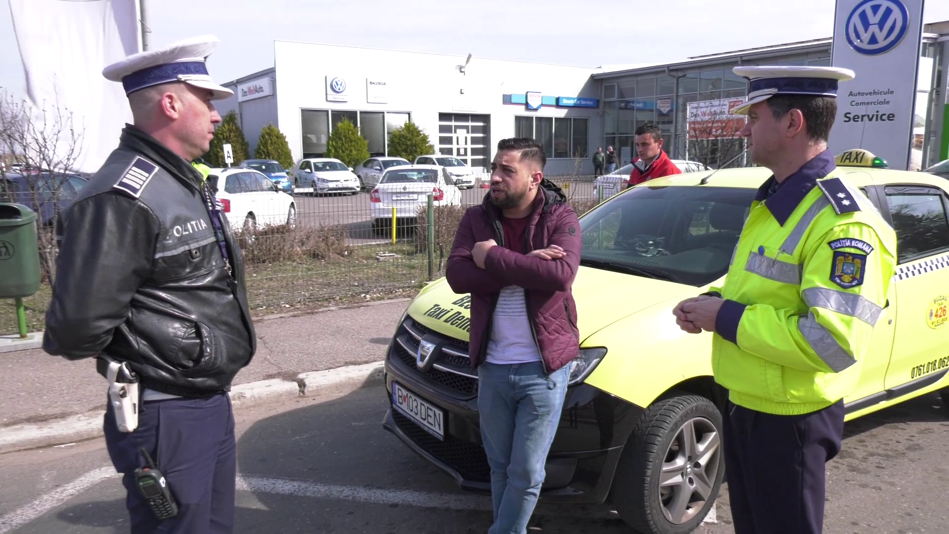 VIDEO Taximetrist pirat, căzut în plasa polițiștilor: ”Lucrez și eu, șefule”