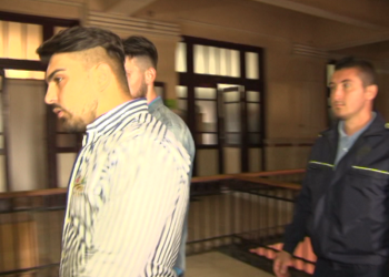 Cosmin Dan, tânărul care și-a incendiat fosta iubită, a ajuns în fața judecătorilor. Procurorii îi anchetează și complicii