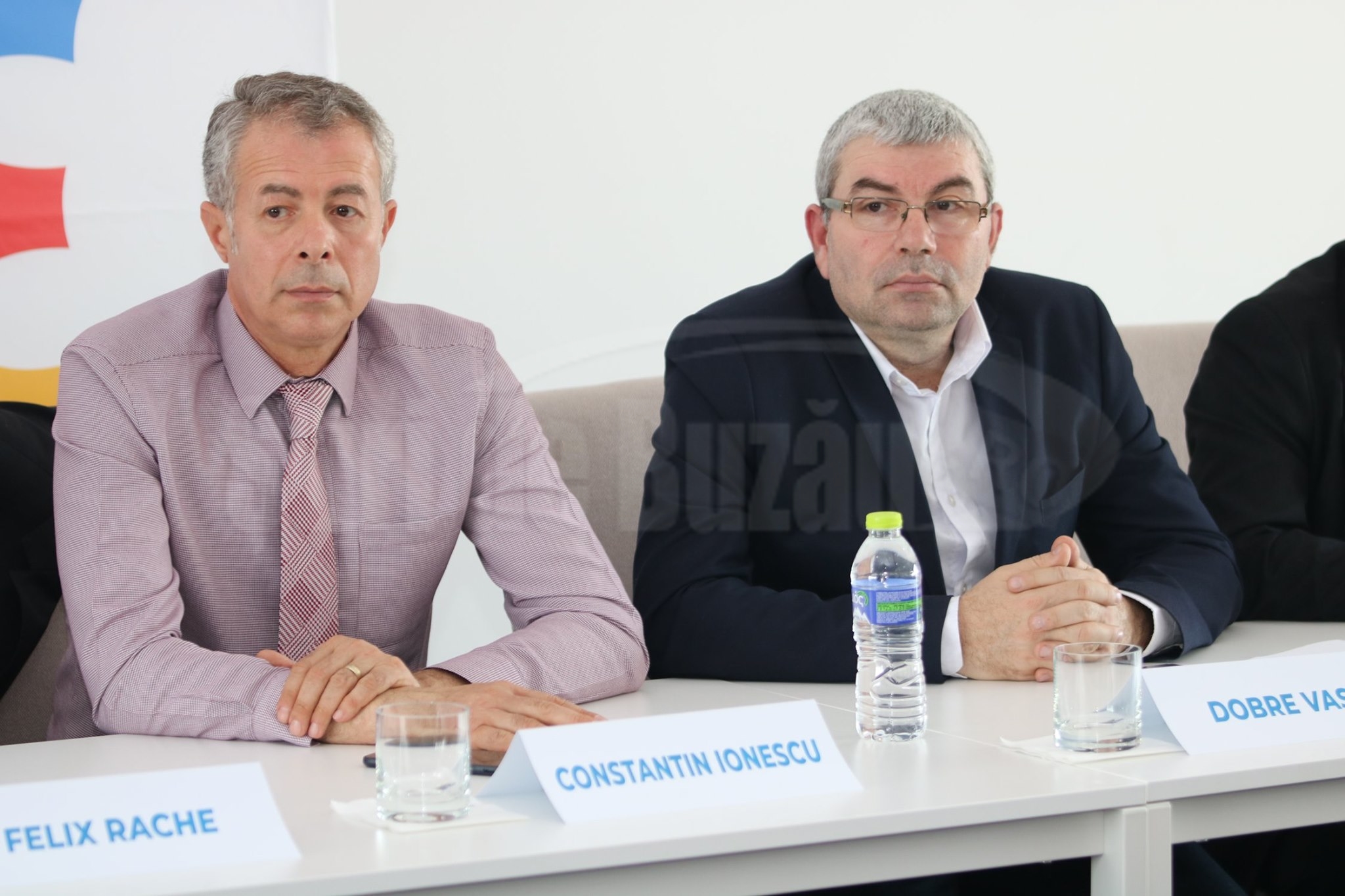 (P) PRO România Buzău donează măști tuturor elevilor care revin la școală