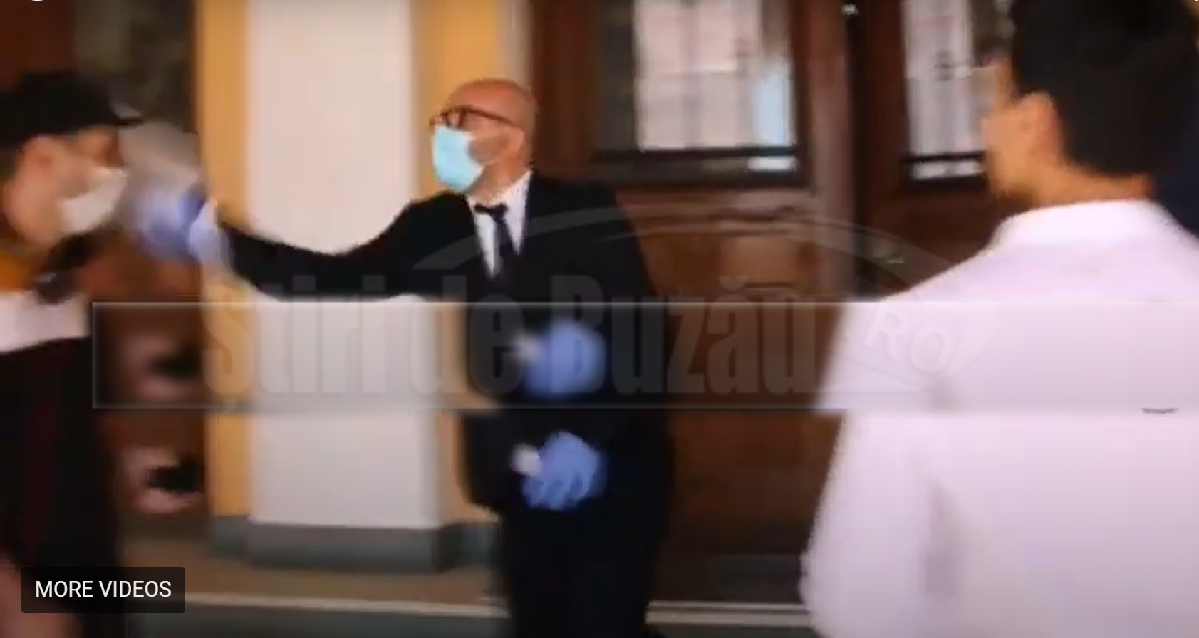 VIDEO Reacții după îmbrâncelile din fața Primăriei. PSD Buzău îi cere demisia consilierului local Silviu Roșioru