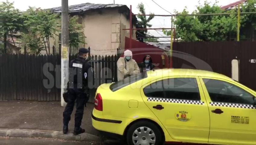 VIDEO Cum sunt echipați poștașii care distribuie pensiile și alocațiile în cartierul buzoian aflat în carantină