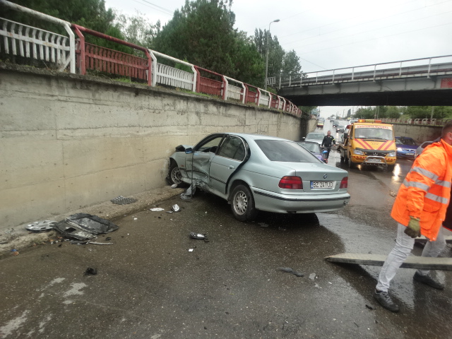 Trei persoane au ajuns la spital, în urma unui accident rutier produs în zona podului Marghiloman
