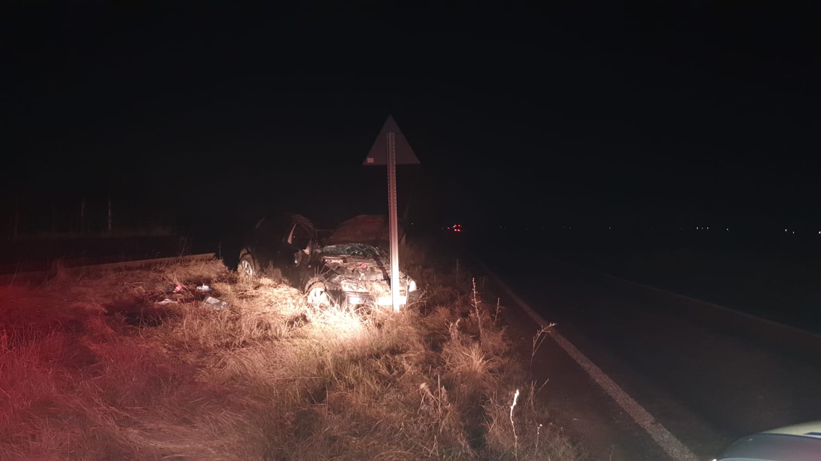 Brăilean de 68 de ani, rănit după ce s-a răsturnat cu mașina la Vernești