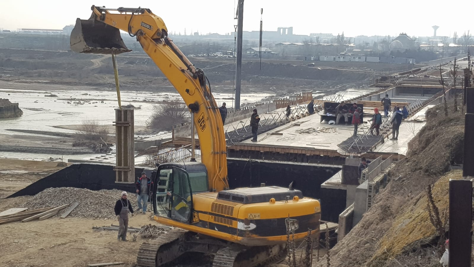 VIDEO Localitatea Vadu Pașii ar putea avea două poduri rutiere, până în anul 2024
