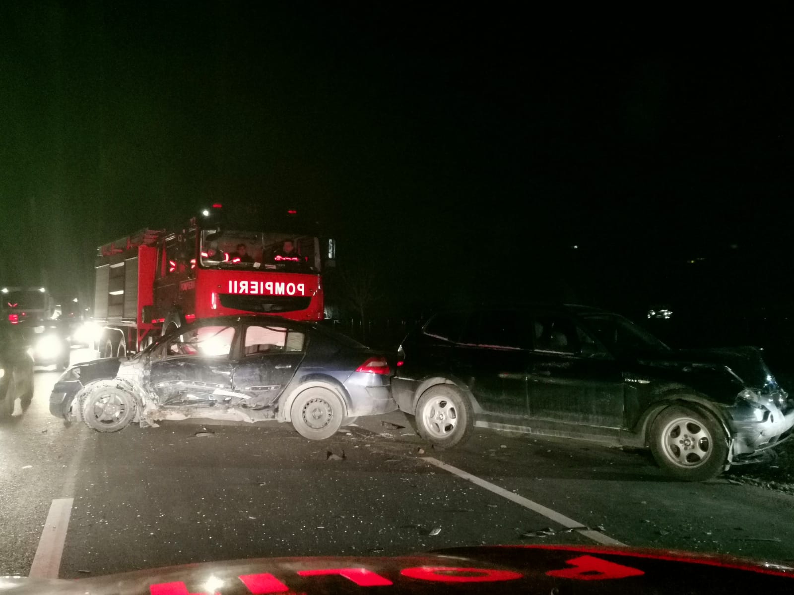 VIDEO Doi bărbați au fost răniți într-un accident produs în apropiere de municipiul Buzău