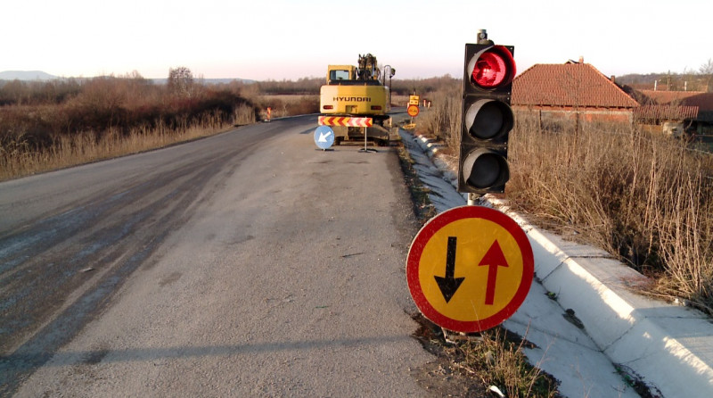 Semafor furat de pe un drum din Buzău. Iată ce a vrut să facă hoţul cu prada