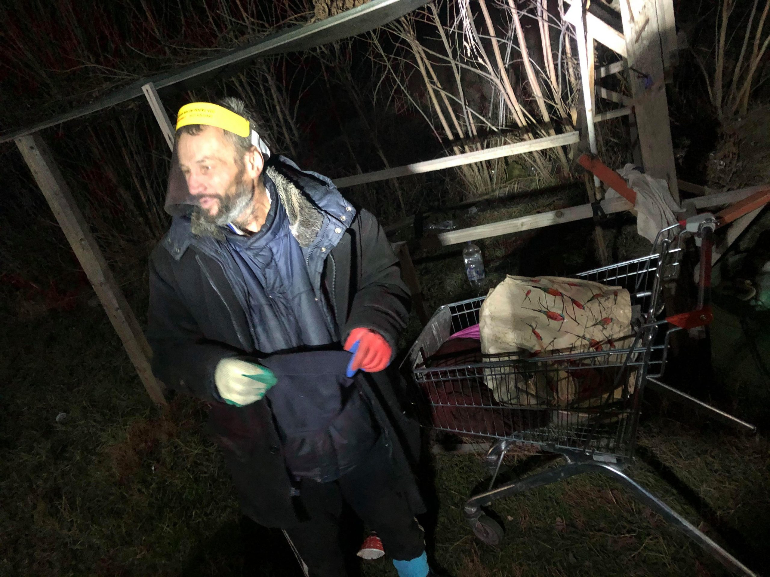 Aventura unui sărman plecat pe jos din București spre Bacău, întreruptă la Limpeziș de un echipaj de Poliție