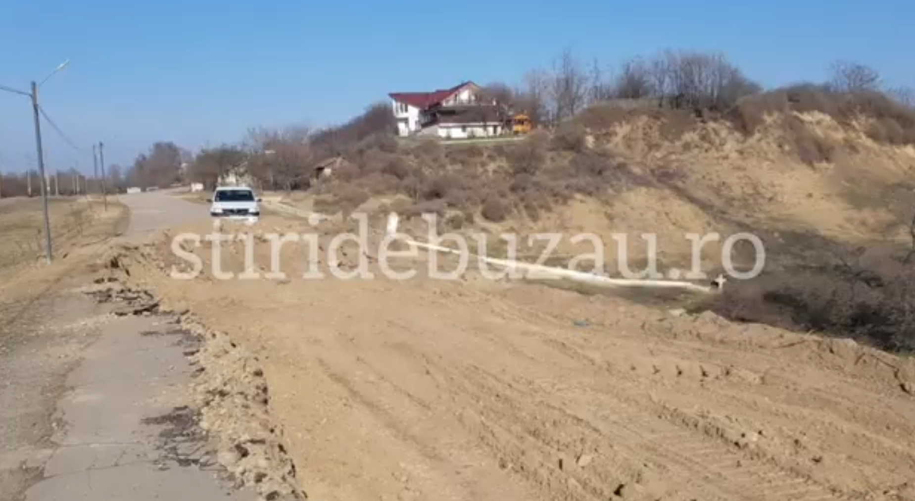 VIDEO Investiție de 500 de mii de euro, la Vadu Pașii. Strada Orașului, reabilitată până la deschiderea noului pod