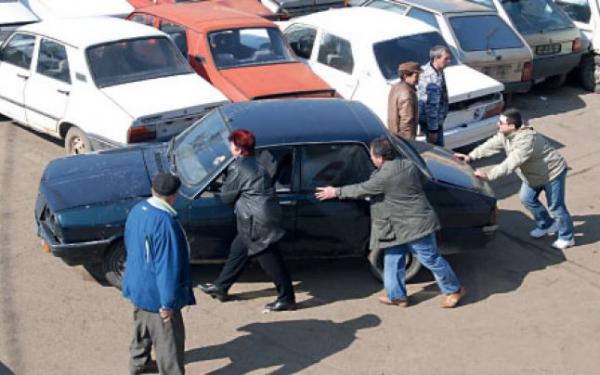 Pericol în trafic. Mașini cu defecțiuni majore circulă pe șoselele din județul Buzău