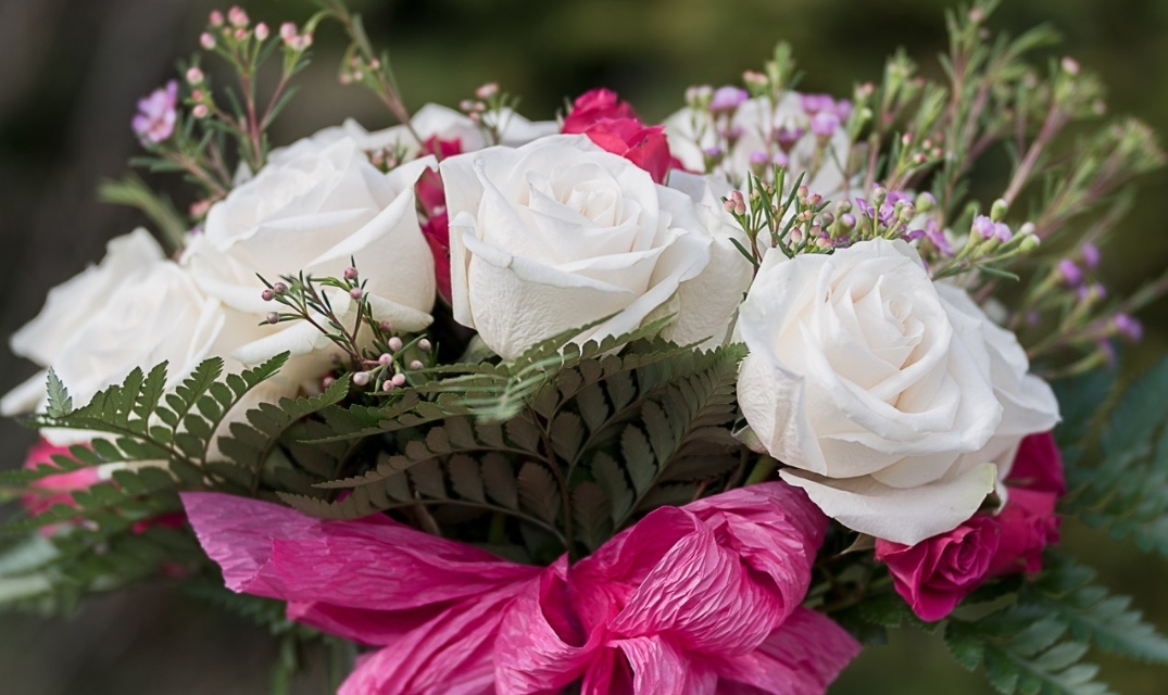 Cel mai rapid mod de a găsi florile potrivite. Comandă de la o florărie online
