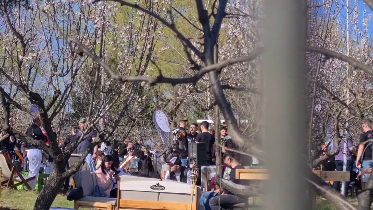 Petrecere într-o livadă de lângă Buzău, încheiată cu o amendă uriașă. Proprietarul, amenințat cu suspendarea activității