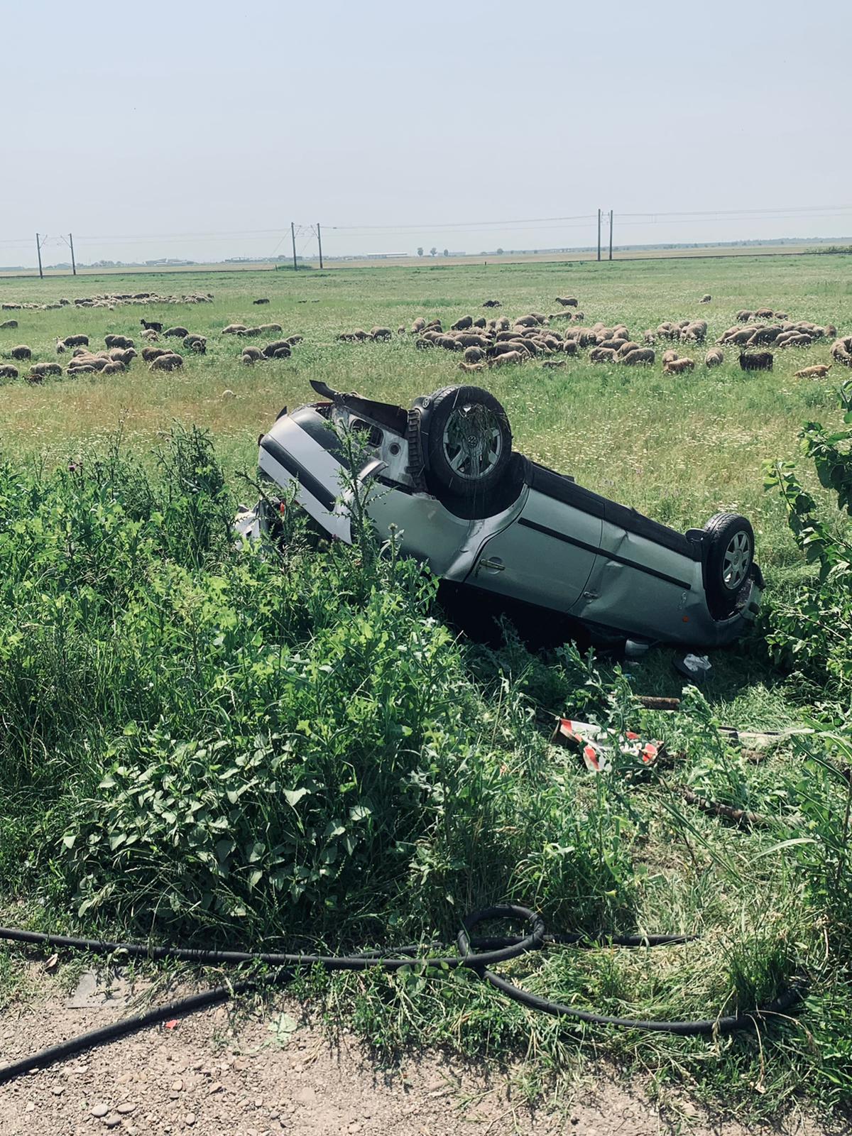 VIDEO Copii răniți într-un accident, la intrare în Buzău, provocat de bunicul lor