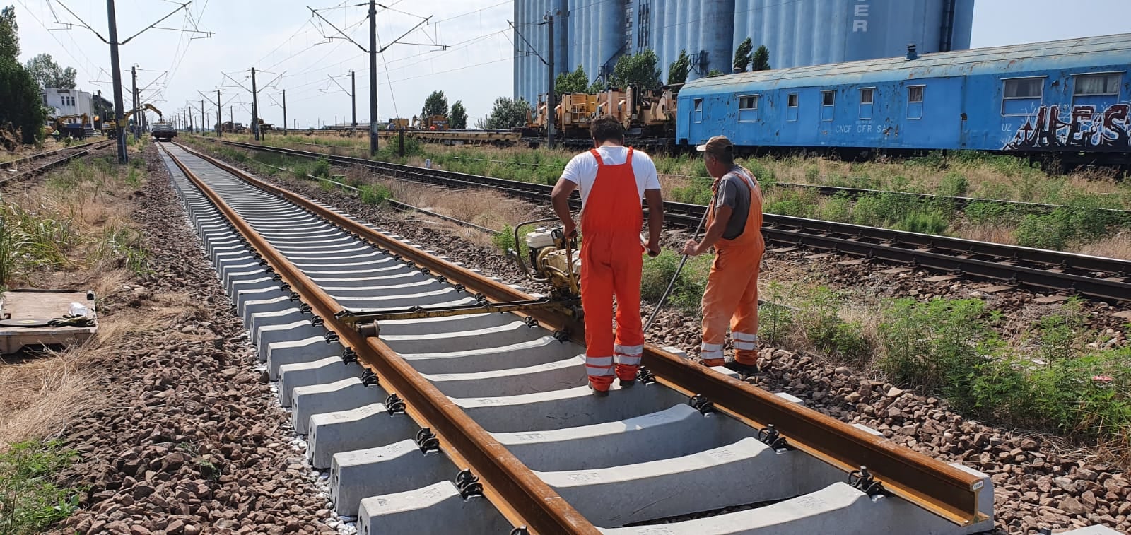 GALERIE FOTO Lucrări de modernizare a liniei CFR, între stațiile Buzău și Făurei