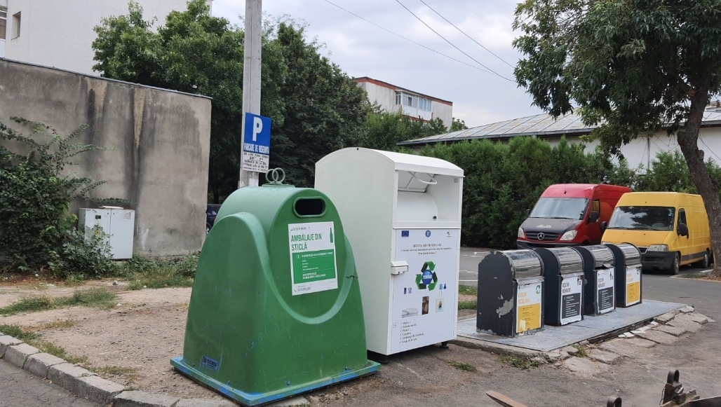 Containere destinate depozitării materialelor textile și a articolelor vestimentare uzate, amplasate în municipiul Buzău, de către RER SUD