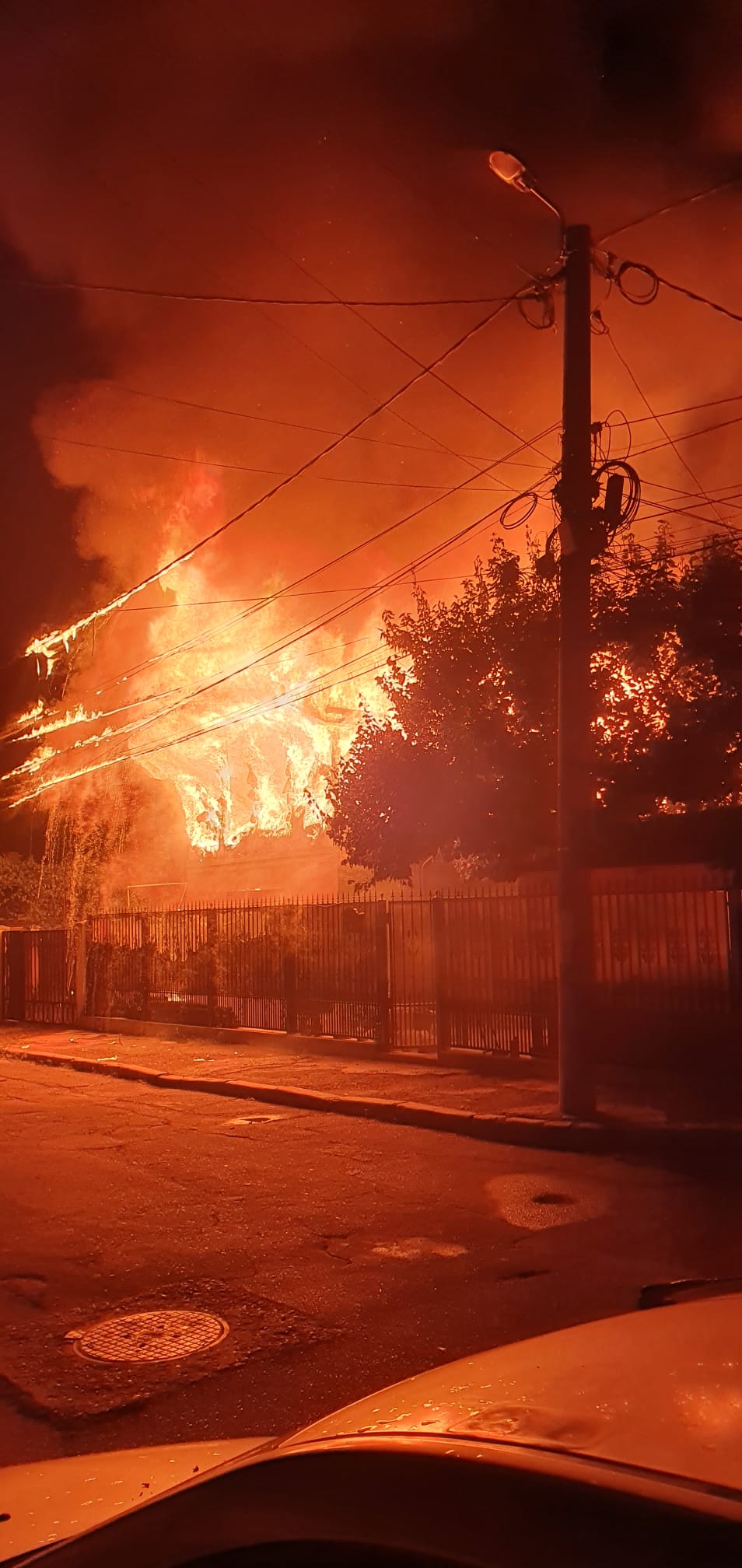 Trei case din municipiul Buzău au fost cuprinse de flăcări VIDEO