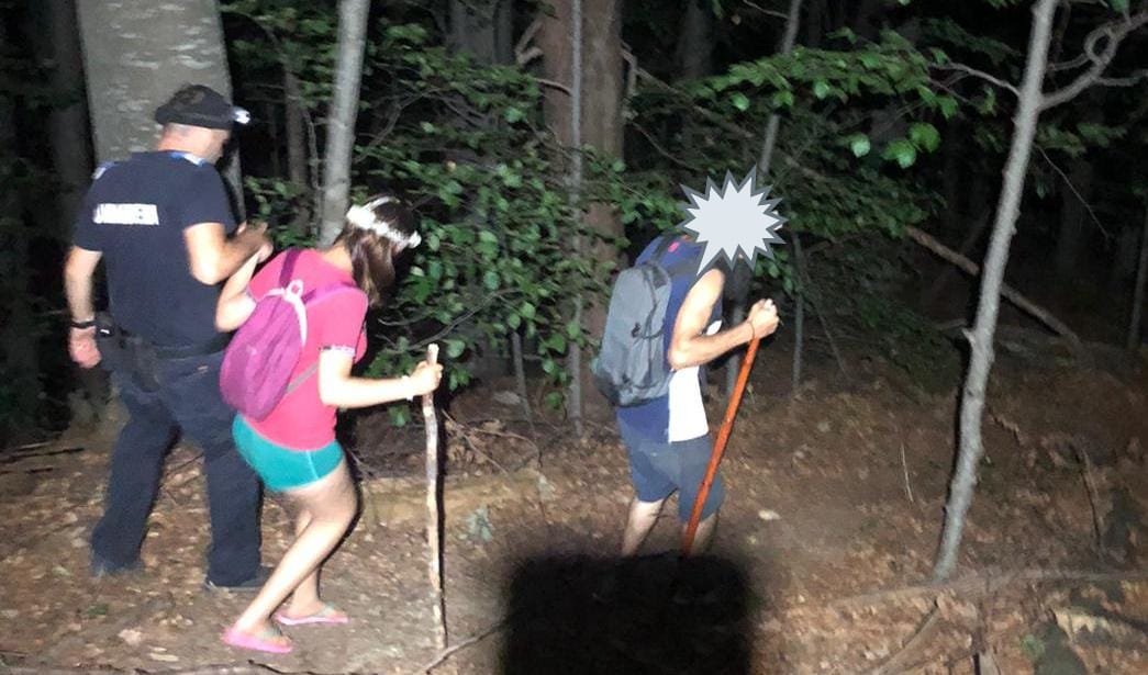 Călători rătăciți în Țara Luanei, recuperați de jandarmi în toiul nopții