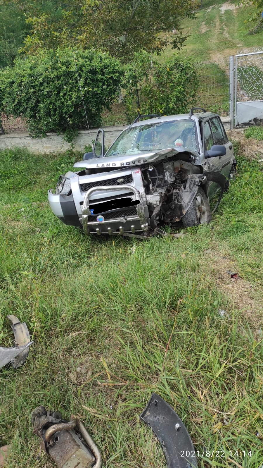 Accident cu doi răniți, în comuna Calvini. Șoferii implicați în coliziune au 63 de ani