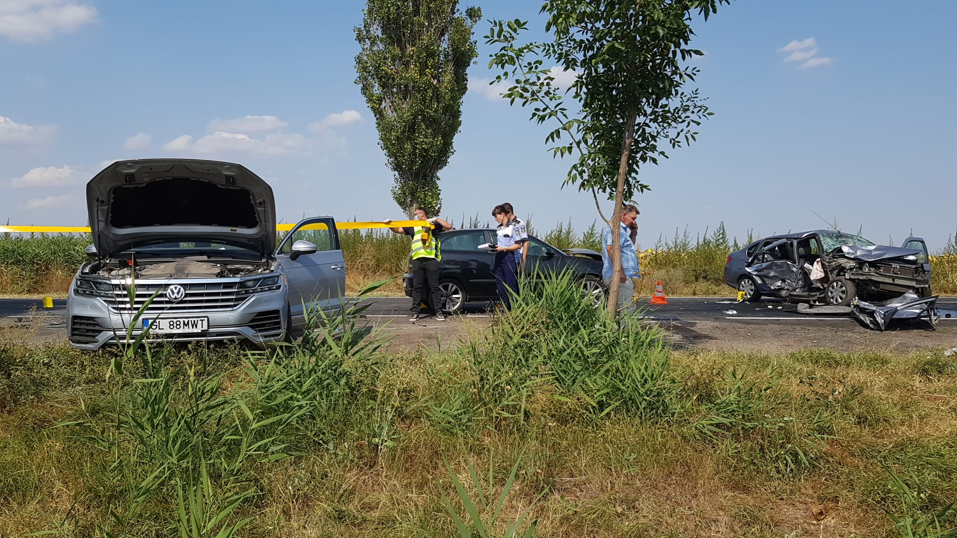 VIDEO Carambol lângă municipiul Buzău. Trei autoturisme au intrat în coliziune