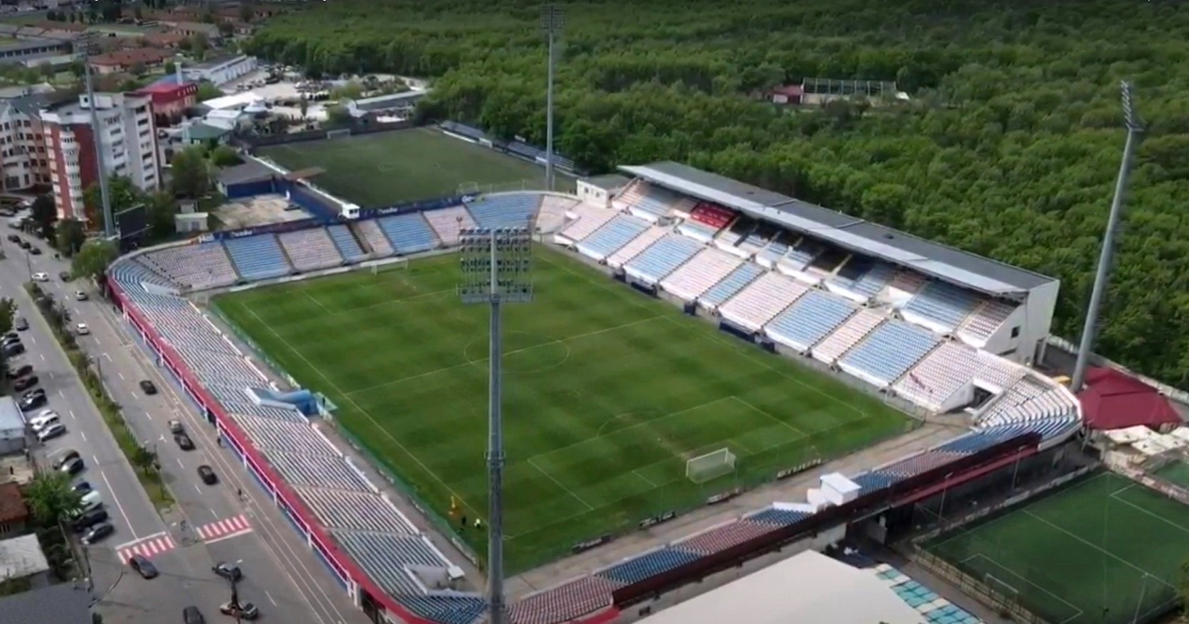 Stadionul din Buzău găzduiește într-o singură zi două meciuri de ligile întâi și a doua