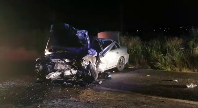 VIDEO Două autoturisme s-au tamponat frontal, pe DN 10, în apropiere de Buzău