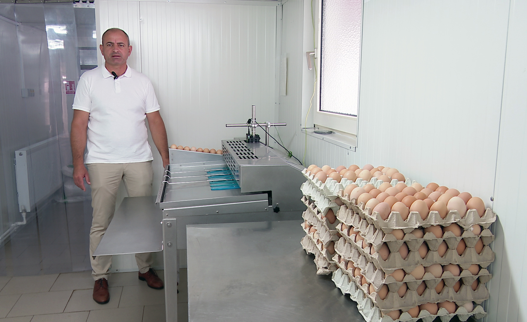 Fermier buzoian: ”Ne paște o criză alimentară”. Prețul ouălor, în continuă creștere