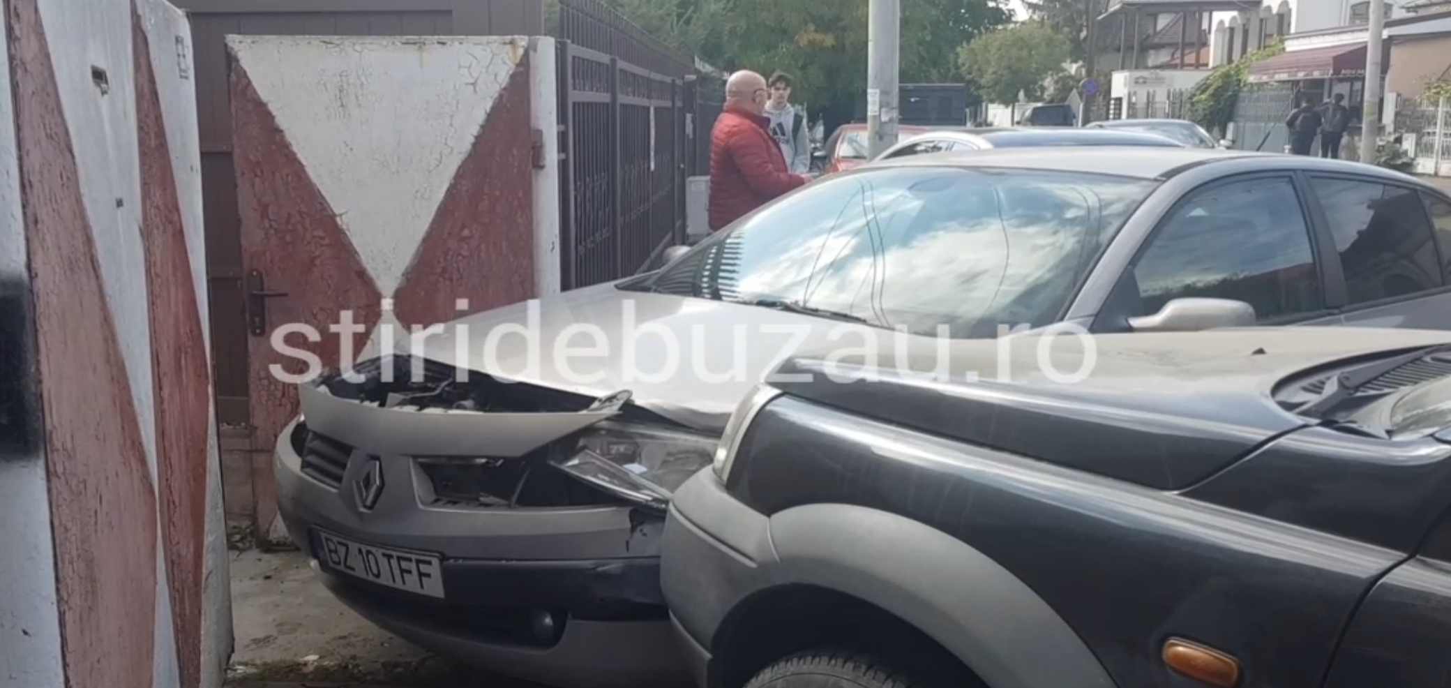 VIDEO Accident spectaculos, cu cinci mașini avariate, lângă Colegiul B.P. Hasdeu