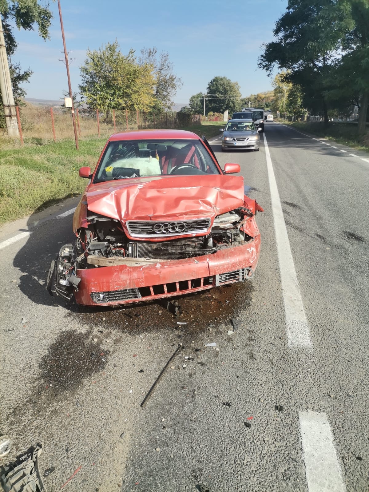 Șoferiță de 34 de ani și fiicele sale, una de două luni, rănite într-un accident