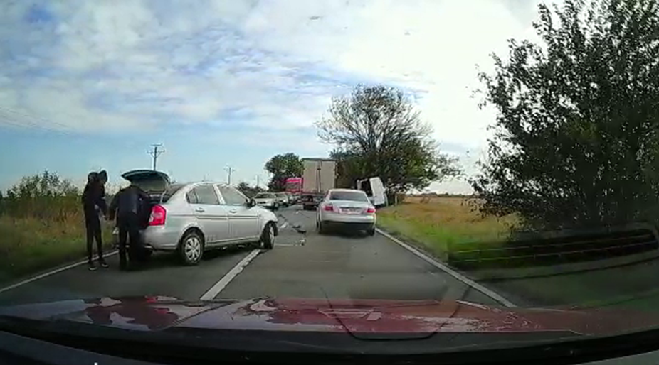 VIDEO Patru victime, după coliziunea între o dubă de transport marfă și un autoturism