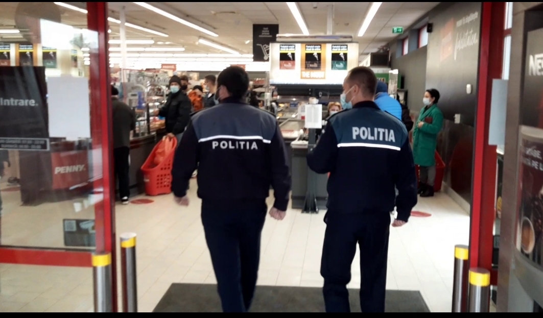Razie de amploare în zeci de restaurante și centre comerciale din Buzău. Sute de persoane leigitimate, amenzi de peste 18 mii de lei