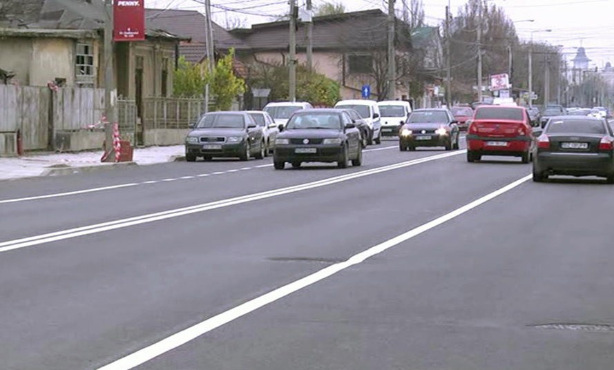 Proiectantul lucrării de modernizare a străzii Transilvaniei, chemat se refacă urgent linia continuă ilegală