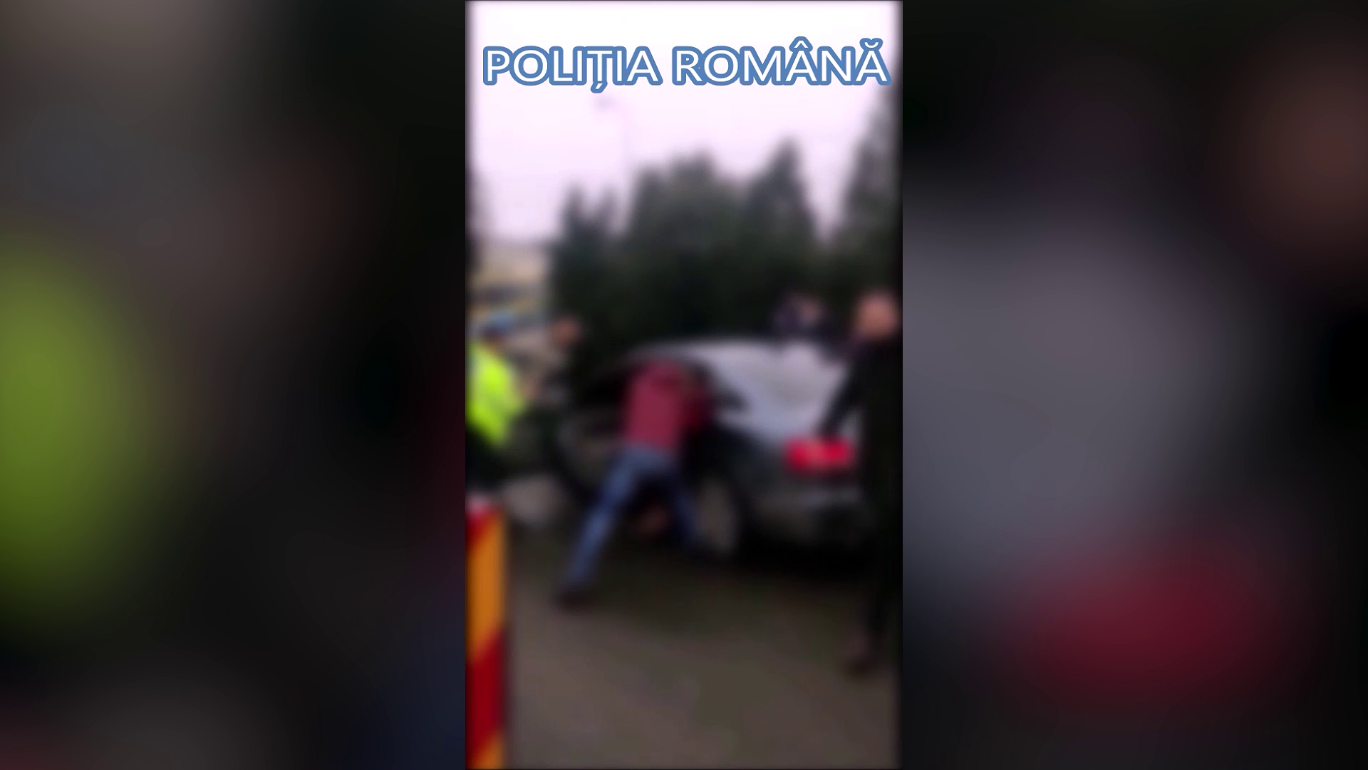 VIDEO O mamă și fiica ei le vindeau pește bătrânilor, după care îi jefuiau. Hoațele au fost prinse în trafic și reținute