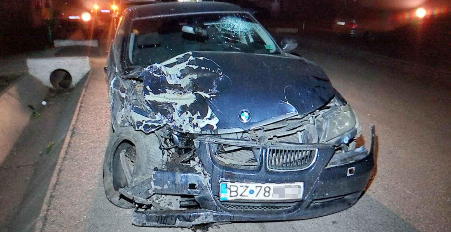 A doua ispravă în câteva zile a poliţistului care a mers în uniformă la o prostituată: a provocat un accident rutier