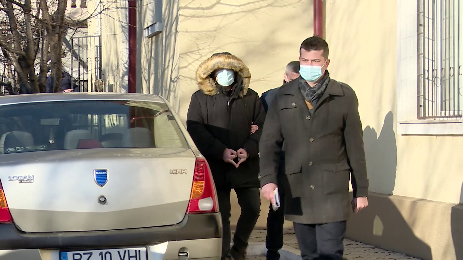 VIDEO A fost reţinut poliţistul destrăbălat. A mers în uniformă la o prostituată, apoi a provocat un accident